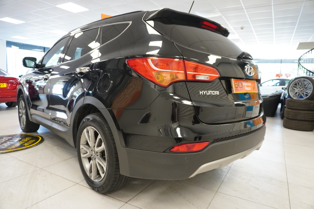 2015 HYUNDAI SANTA FE 2.2 CRDi PREMIUM with SAT NAV, BLACK LEATHER, REAR CAMERA — 7 SEATER