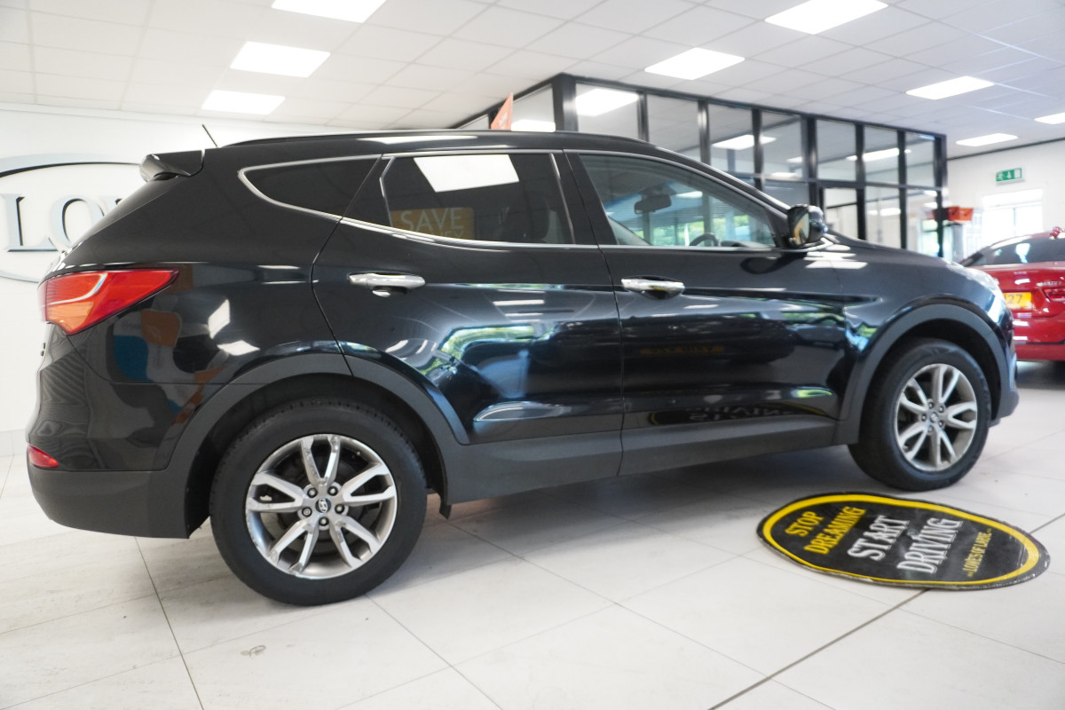2015 HYUNDAI SANTA FE 2.2 CRDi PREMIUM with SAT NAV, BLACK LEATHER, REAR CAMERA — 7 SEATER