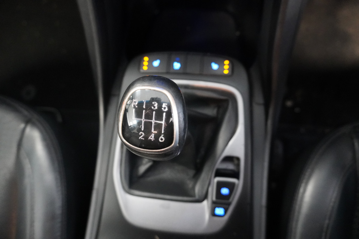 2015 HYUNDAI SANTA FE 2.2 CRDi PREMIUM with SAT NAV, BLACK LEATHER, REAR CAMERA — 7 SEATER