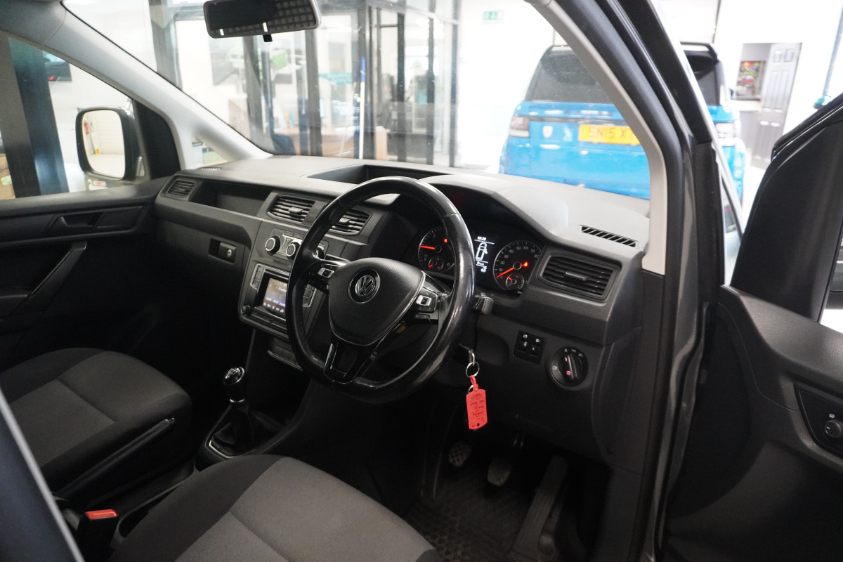 2017 (NOV) VW CADDY 2.0 TDi BlueMOTION TECH TRENDLINE (AC) — BODY KITTED with CAMO DECAL KIT — NO VAT