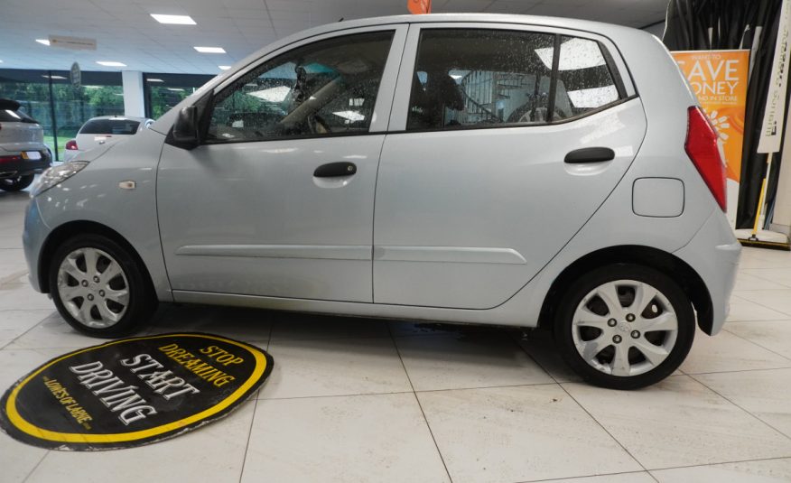 2013 (AUG) HYUNDAI i10 1.2 CLASSIC 5 DOOR with ONLY 69K — GREAT FIRST CAR LOW INSURANCE — ONLY £20 TAX