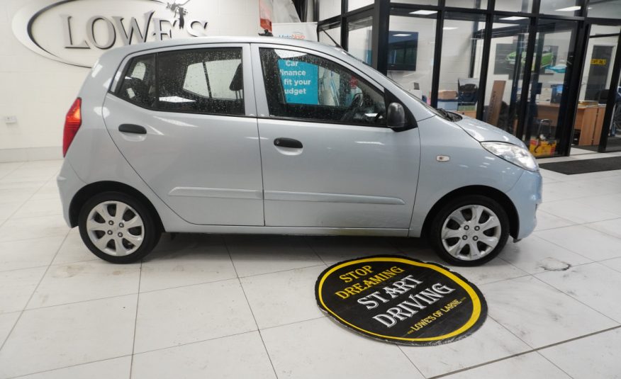 2013 (AUG) HYUNDAI i10 1.2 CLASSIC 5 DOOR with ONLY 69K — GREAT FIRST CAR LOW INSURANCE — ONLY £20 TAX