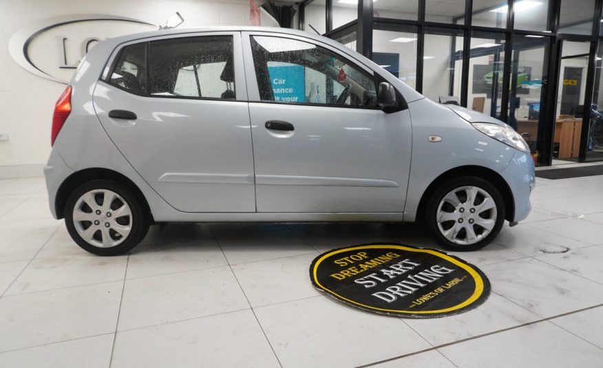 2013 (AUG) HYUNDAI i10 1.2 CLASSIC 5 DOOR with ONLY 69K — GREAT FIRST CAR LOW INSURANCE — ONLY £20 TAX