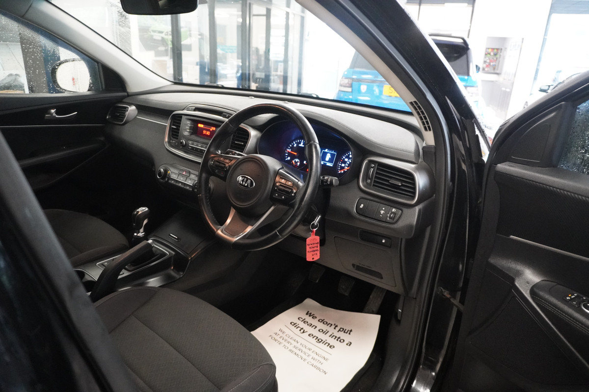 2016 (AUG) KIA SORENTO 2.2 CRDi KX-1 (4 WHEEL DRIVE) — 7 SEATER — ONLY 59,000 MILES