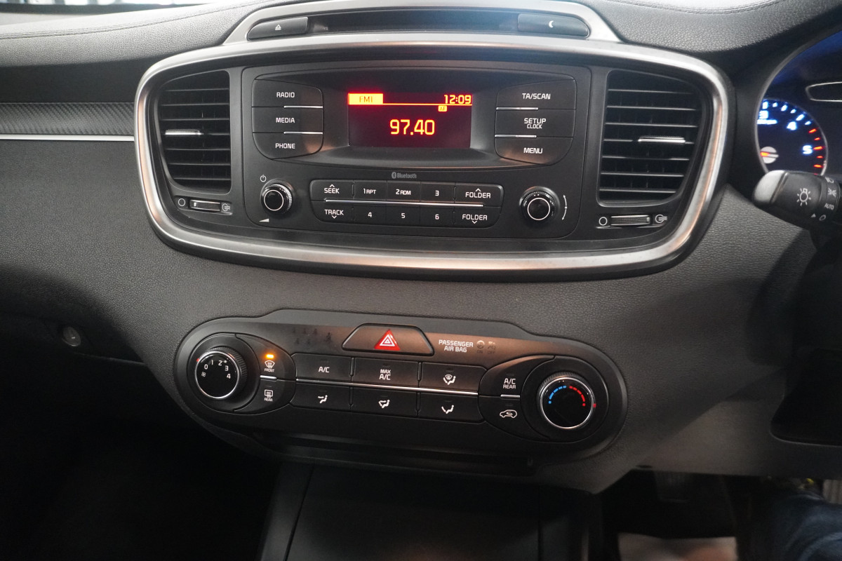 2016 (AUG) KIA SORENTO 2.2 CRDi KX-1 (4 WHEEL DRIVE) — 7 SEATER — ONLY 59,000 MILES