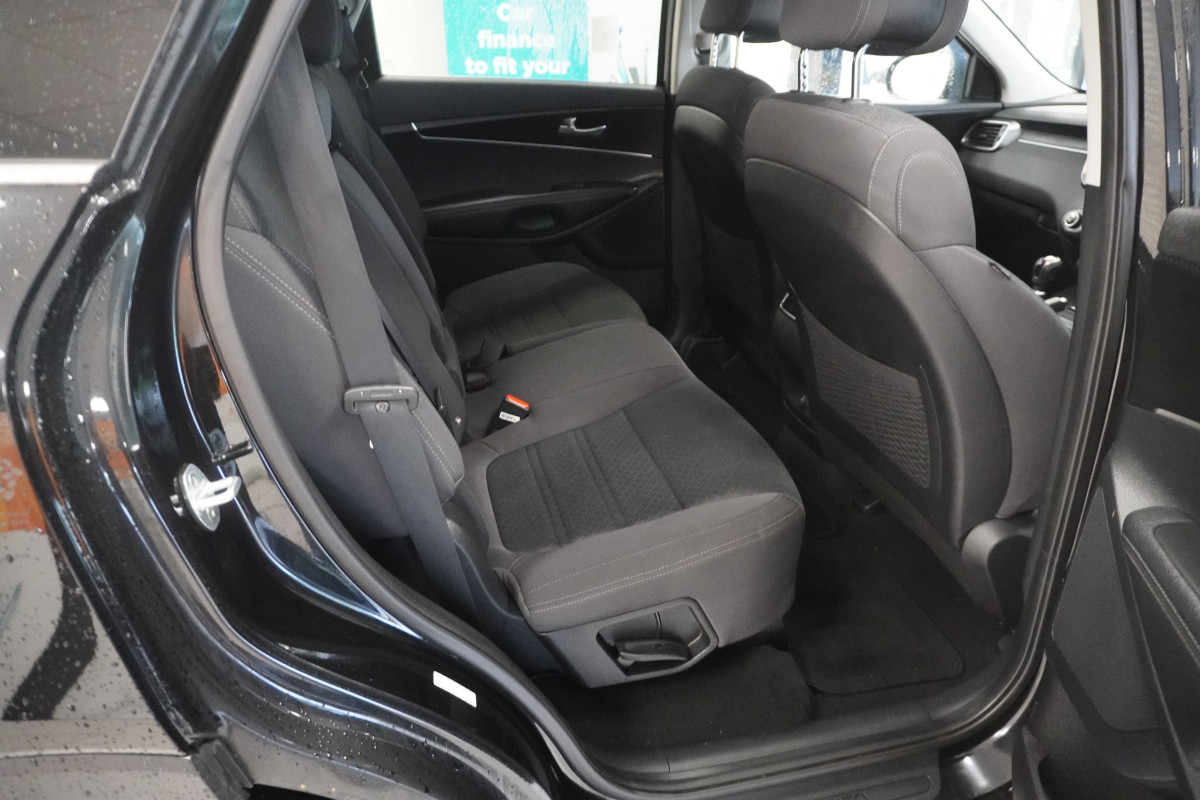 2016 (AUG) KIA SORENTO 2.2 CRDi KX-1 (4 WHEEL DRIVE) — 7 SEATER — ONLY 59,000 MILES