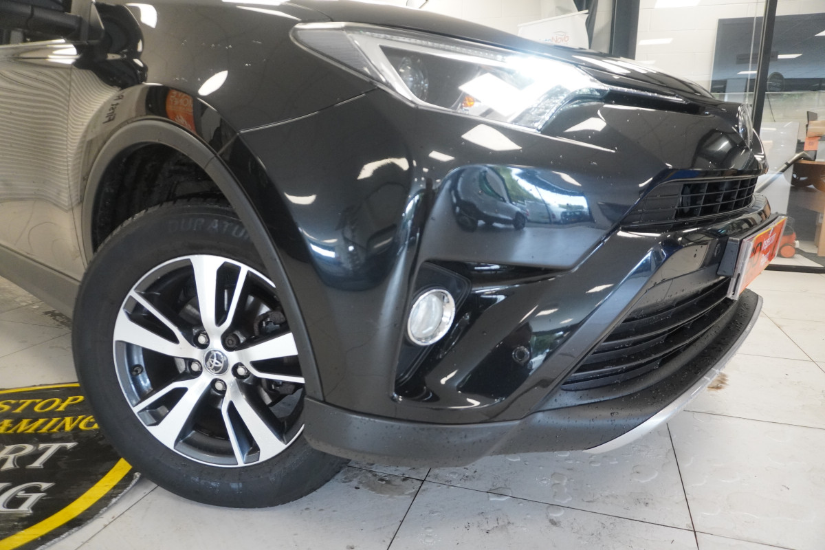 2017 TOYOTA RAV4 2.0 D-4D BUSINESS EDITION TSS NAV with SAT NAV, REAR CAMERA, FSH (6 STAMPS)