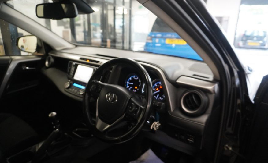 2017 TOYOTA RAV4 2.0 D-4D BUSINESS EDITION TSS NAV with SAT NAV, REAR CAMERA, FSH (6 STAMPS)