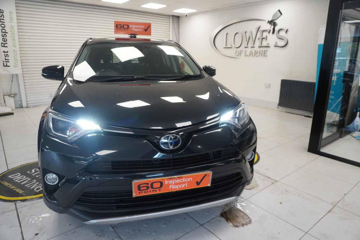 2017 TOYOTA RAV4 2.0 D-4D BUSINESS EDITION TSS NAV with SAT NAV, REAR CAMERA, FSH (6 STAMPS)