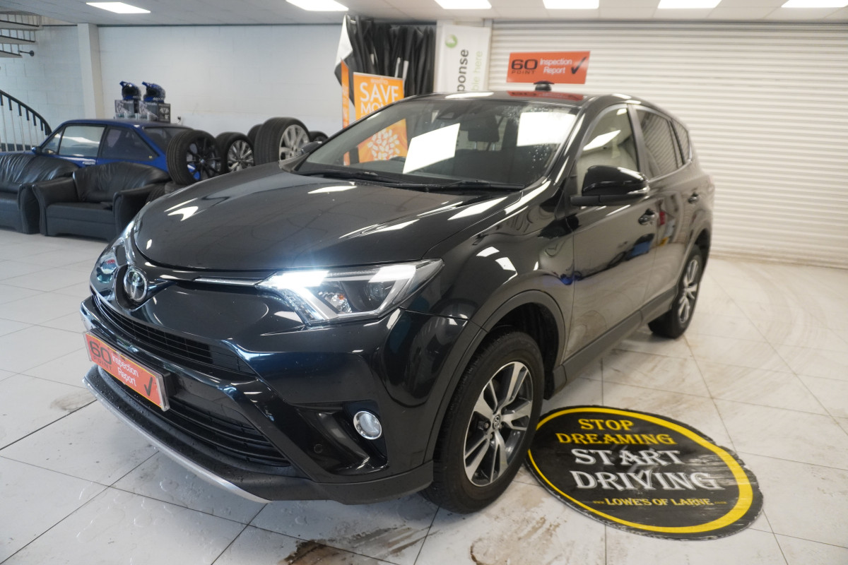 2017 TOYOTA RAV4 2.0 D-4D BUSINESS EDITION TSS NAV with SAT NAV, REAR CAMERA, FSH (6 STAMPS)