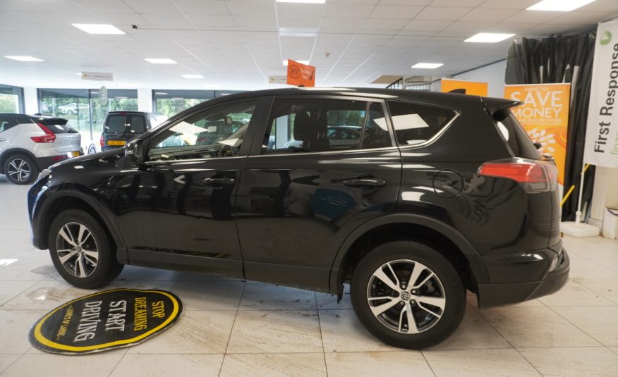 2017 TOYOTA RAV4 2.0 D-4D BUSINESS EDITION TSS NAV with SAT NAV, REAR CAMERA, FSH (6 STAMPS)
