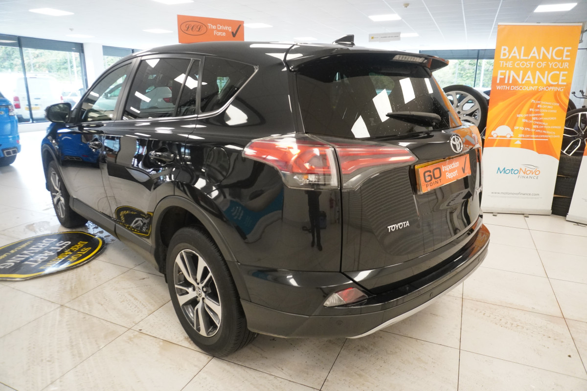 2017 TOYOTA RAV4 2.0 D-4D BUSINESS EDITION TSS NAV with SAT NAV, REAR CAMERA, FSH (6 STAMPS)