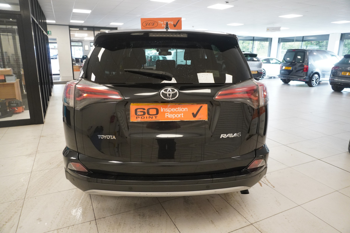 2017 TOYOTA RAV4 2.0 D-4D BUSINESS EDITION TSS NAV with SAT NAV, REAR CAMERA, FSH (6 STAMPS)