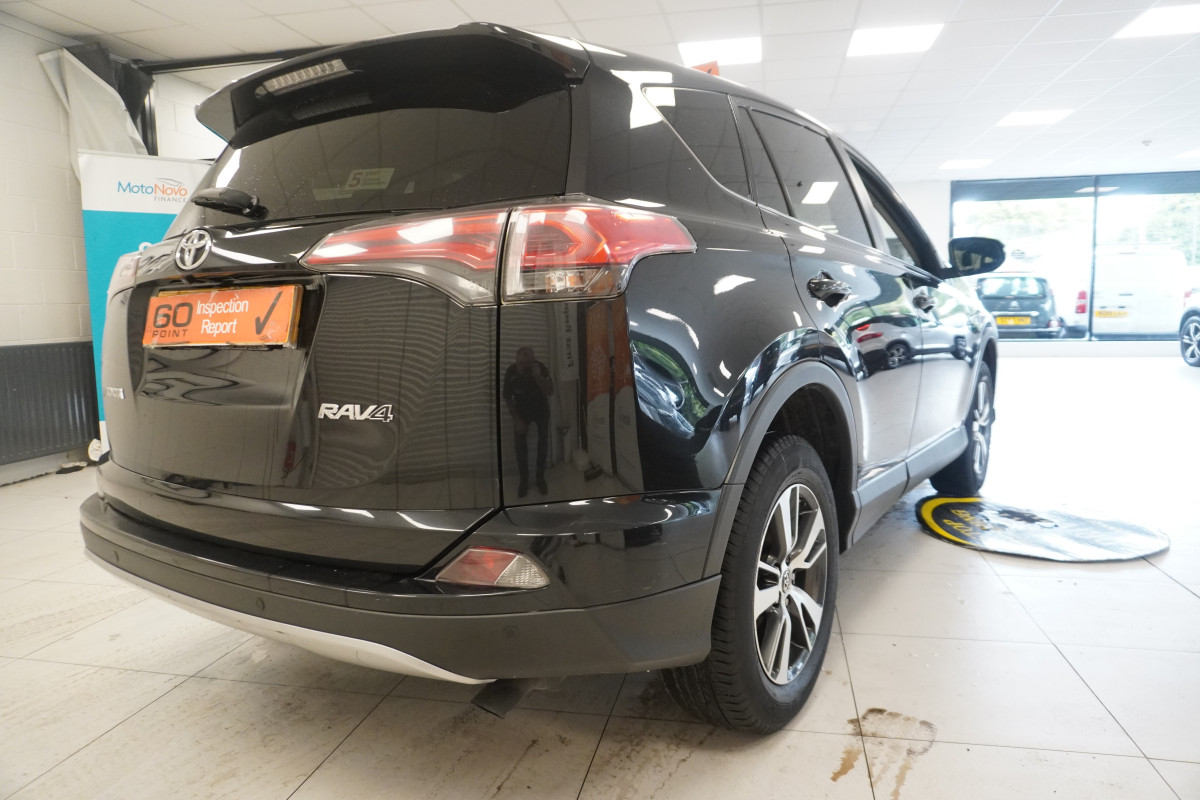 2017 TOYOTA RAV4 2.0 D-4D BUSINESS EDITION TSS NAV with SAT NAV, REAR CAMERA, FSH (6 STAMPS)