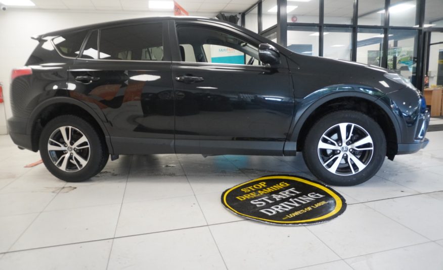 2017 TOYOTA RAV4 2.0 D-4D BUSINESS EDITION TSS NAV with SAT NAV, REAR CAMERA, FSH (6 STAMPS)