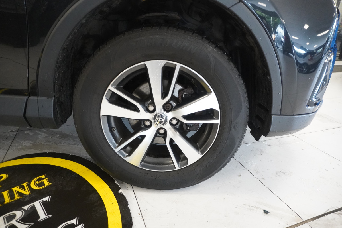 2017 TOYOTA RAV4 2.0 D-4D BUSINESS EDITION TSS NAV with SAT NAV, REAR CAMERA, FSH (6 STAMPS)