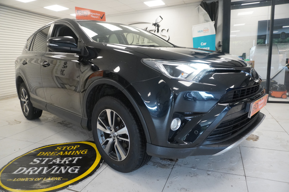 2017 TOYOTA RAV4 2.0 D-4D BUSINESS EDITION TSS NAV with SAT NAV, REAR CAMERA, FSH (6 STAMPS)