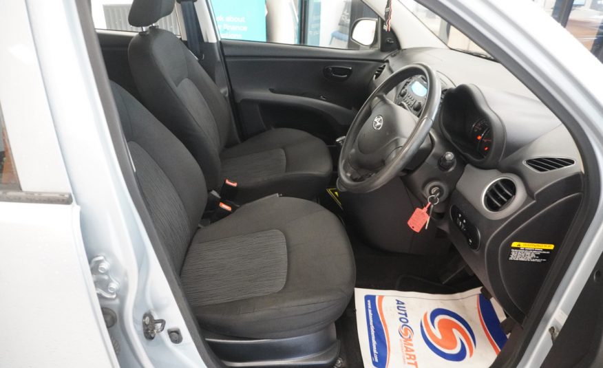 2013 (AUG) HYUNDAI i10 1.2 CLASSIC 5 DOOR with ONLY 69K — GREAT FIRST CAR LOW INSURANCE — ONLY £20 TAX