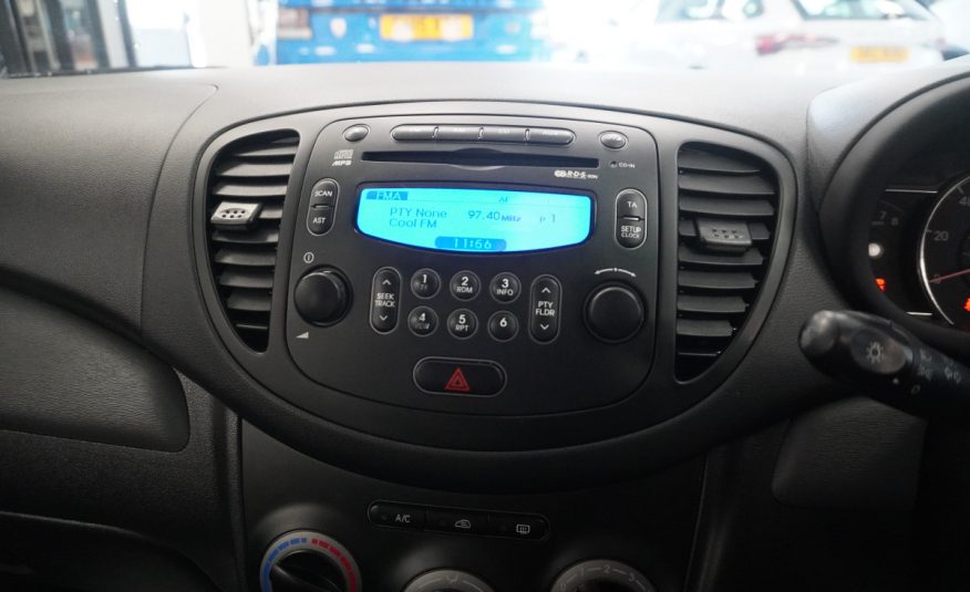 2013 (AUG) HYUNDAI i10 1.2 CLASSIC 5 DOOR with ONLY 69K — GREAT FIRST CAR LOW INSURANCE — ONLY £20 TAX