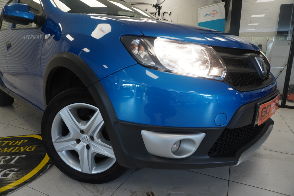 2015 SANDERO STEPWAY 0.9 TCe AMBIANCE with ONLY 84,000 MILES