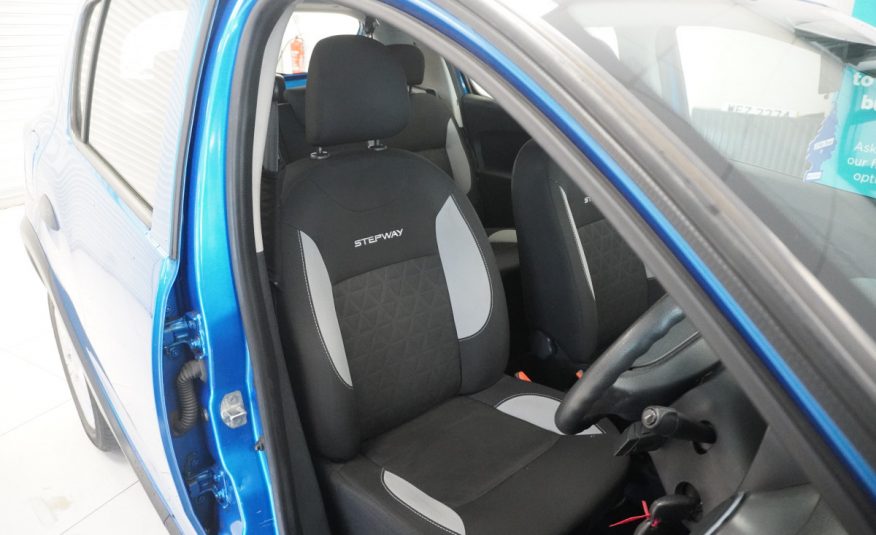 2015 SANDERO STEPWAY 0.9 TCe AMBIANCE with ONLY 84,000 MILES