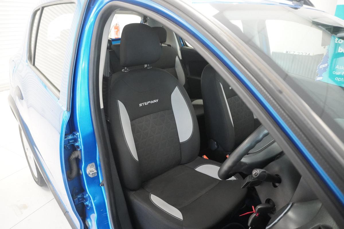 2015 SANDERO STEPWAY 0.9 TCe AMBIANCE with ONLY 84,000 MILES