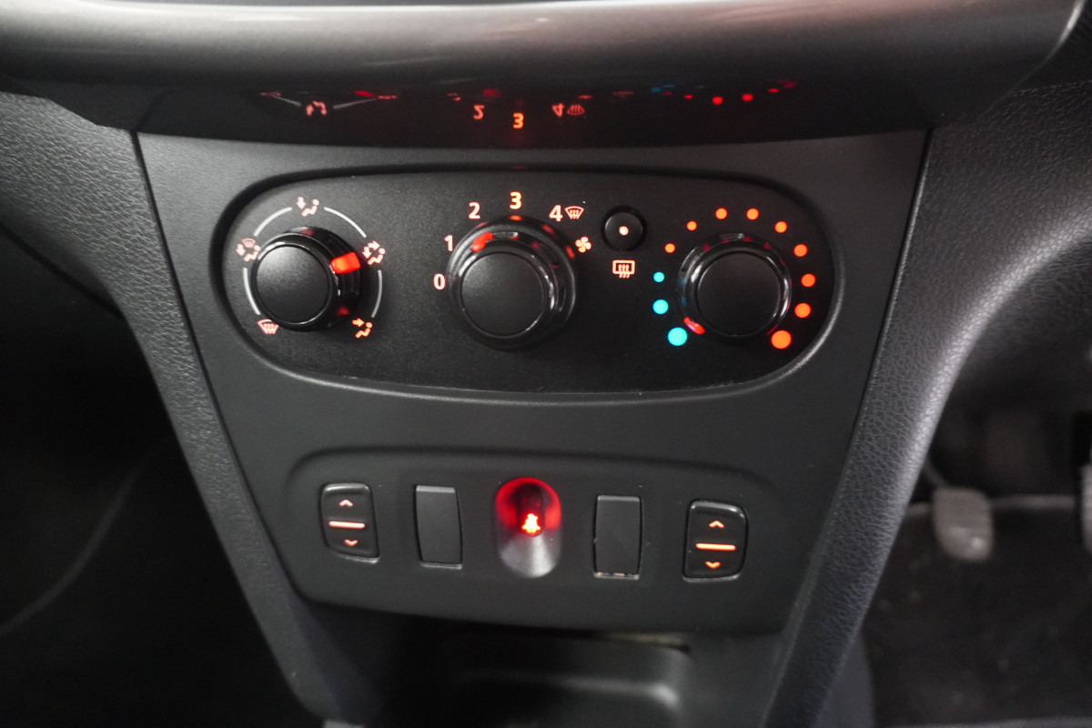 2015 SANDERO STEPWAY 0.9 TCe AMBIANCE with ONLY 84,000 MILES