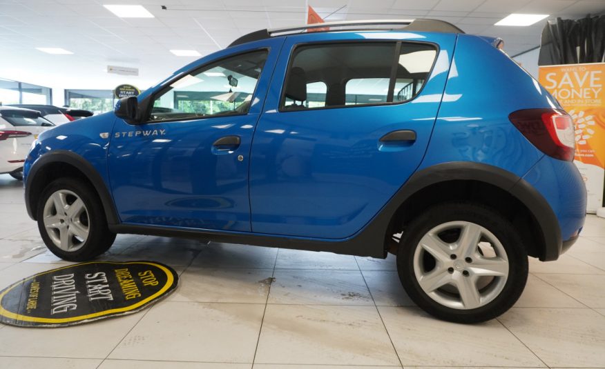 2015 SANDERO STEPWAY 0.9 TCe AMBIANCE with ONLY 84,000 MILES