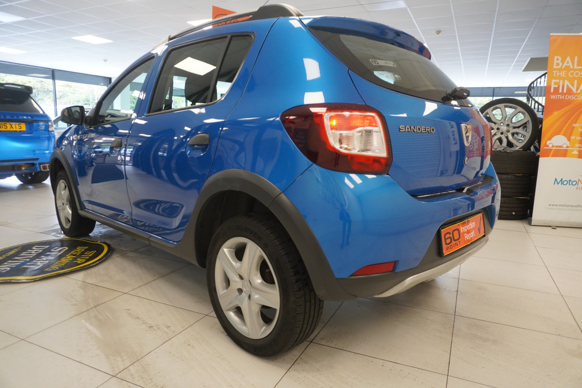 2015 SANDERO STEPWAY 0.9 TCe AMBIANCE with ONLY 84,000 MILES