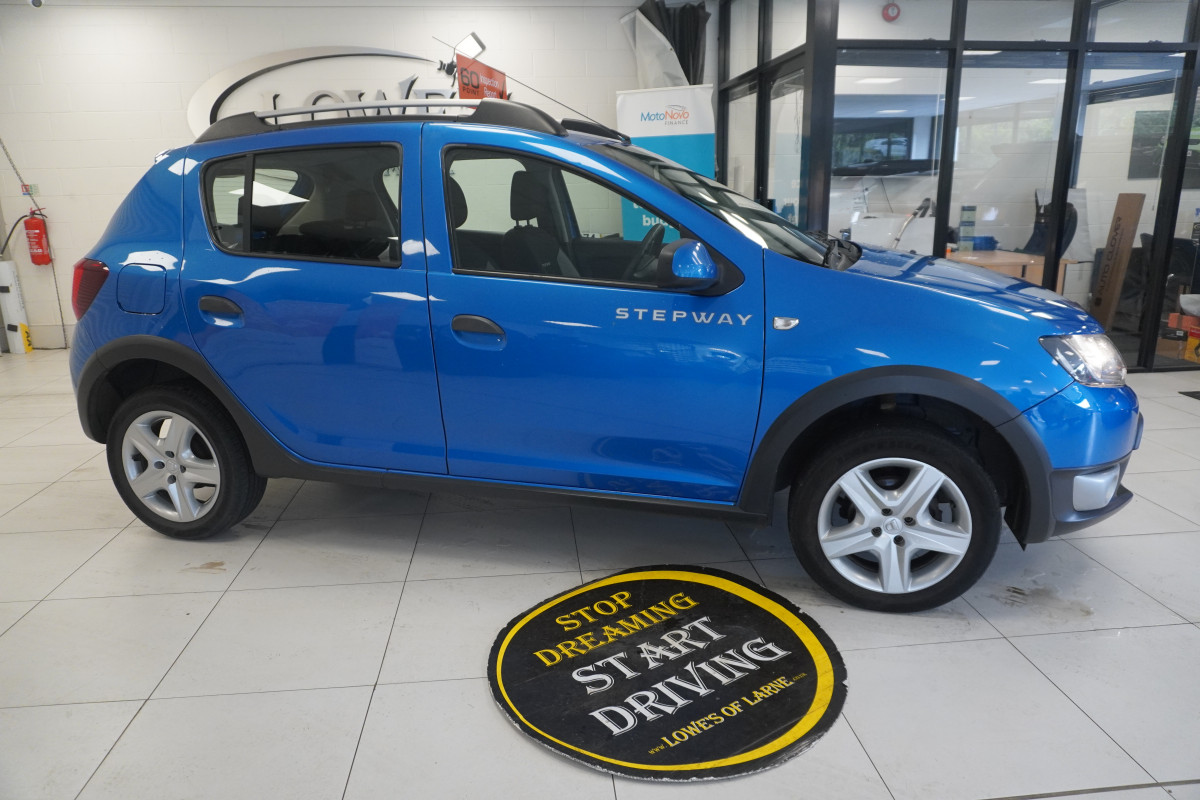 2015 SANDERO STEPWAY 0.9 TCe AMBIANCE with ONLY 84,000 MILES