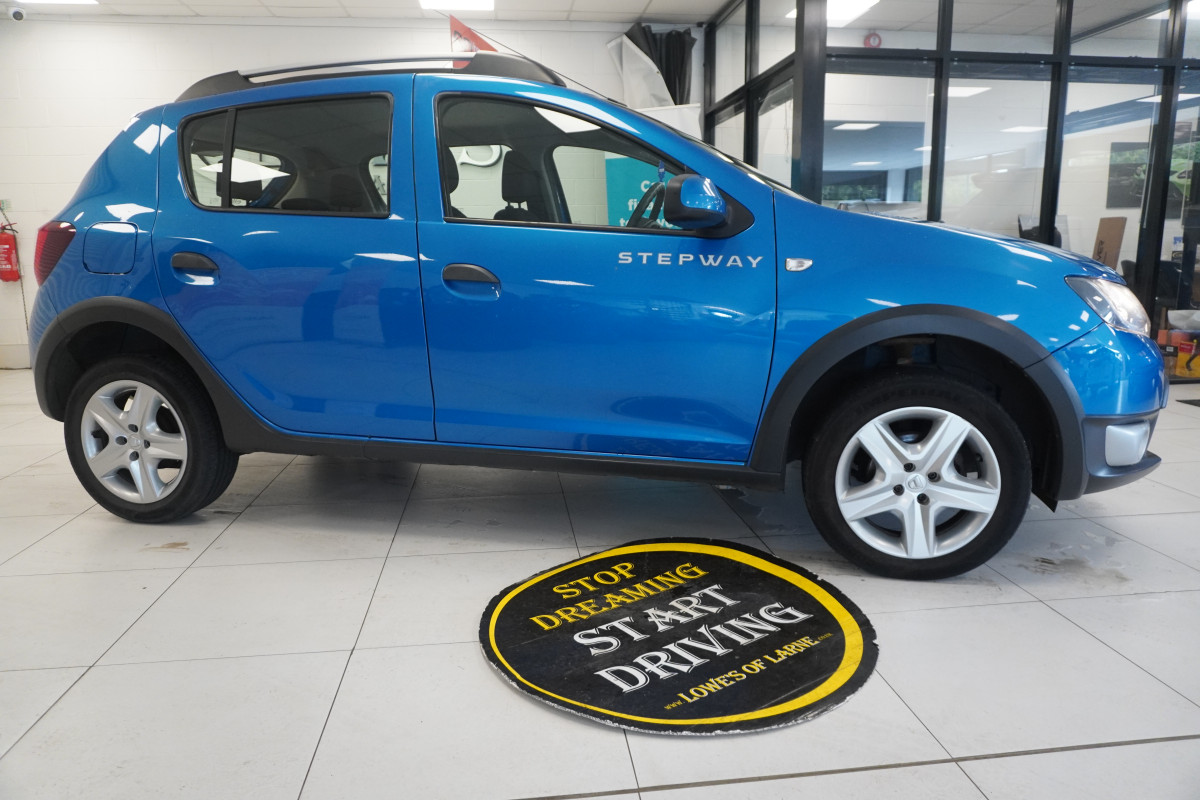 2015 SANDERO STEPWAY 0.9 TCe AMBIANCE with ONLY 84,000 MILES