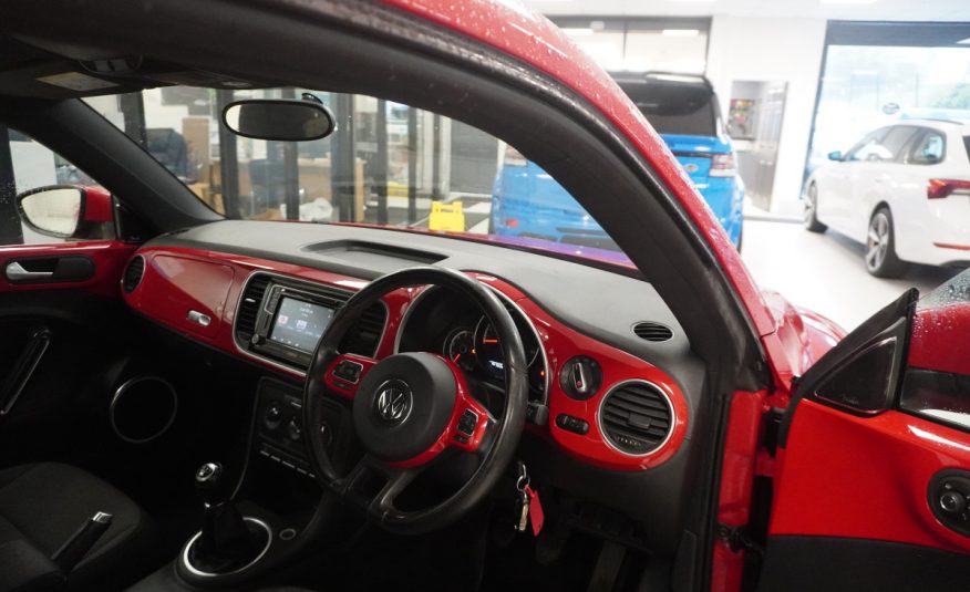 2015 (JULY) VW BEETLE 2.0 TDi BMT DESIGN ONLY 75K — STUNNING CAR