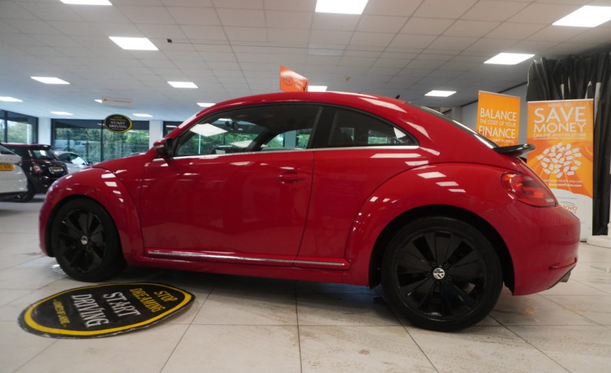 2015 (JULY) VW BEETLE 2.0 TDi BMT DESIGN ONLY 75K — STUNNING CAR