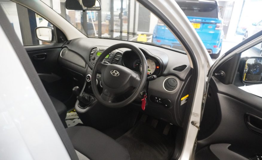 2010 (MAR) HYUNDAI i10 1.2 CLASSIC 5 DOOR with ONLY 49K — GREAT FIRST CAR LOW INSURANCE — ONLY £35 TAX