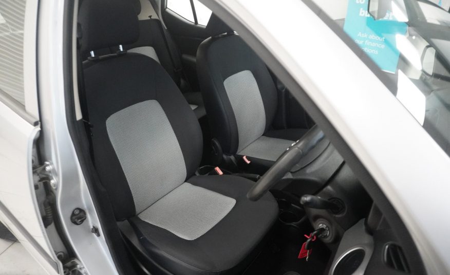 2010 (MAR) HYUNDAI i10 1.2 CLASSIC 5 DOOR with ONLY 49K — GREAT FIRST CAR LOW INSURANCE — ONLY £35 TAX