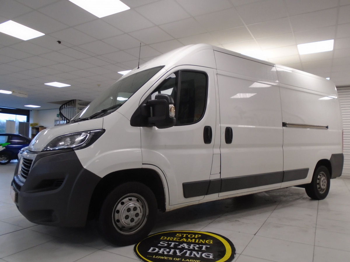 2018 (MAY) PEUGEOT BOXER 335 PRO 2.0 BlueHDi L3H2 SAT NAV — ONLY 77,000 MILES — NO VAT
