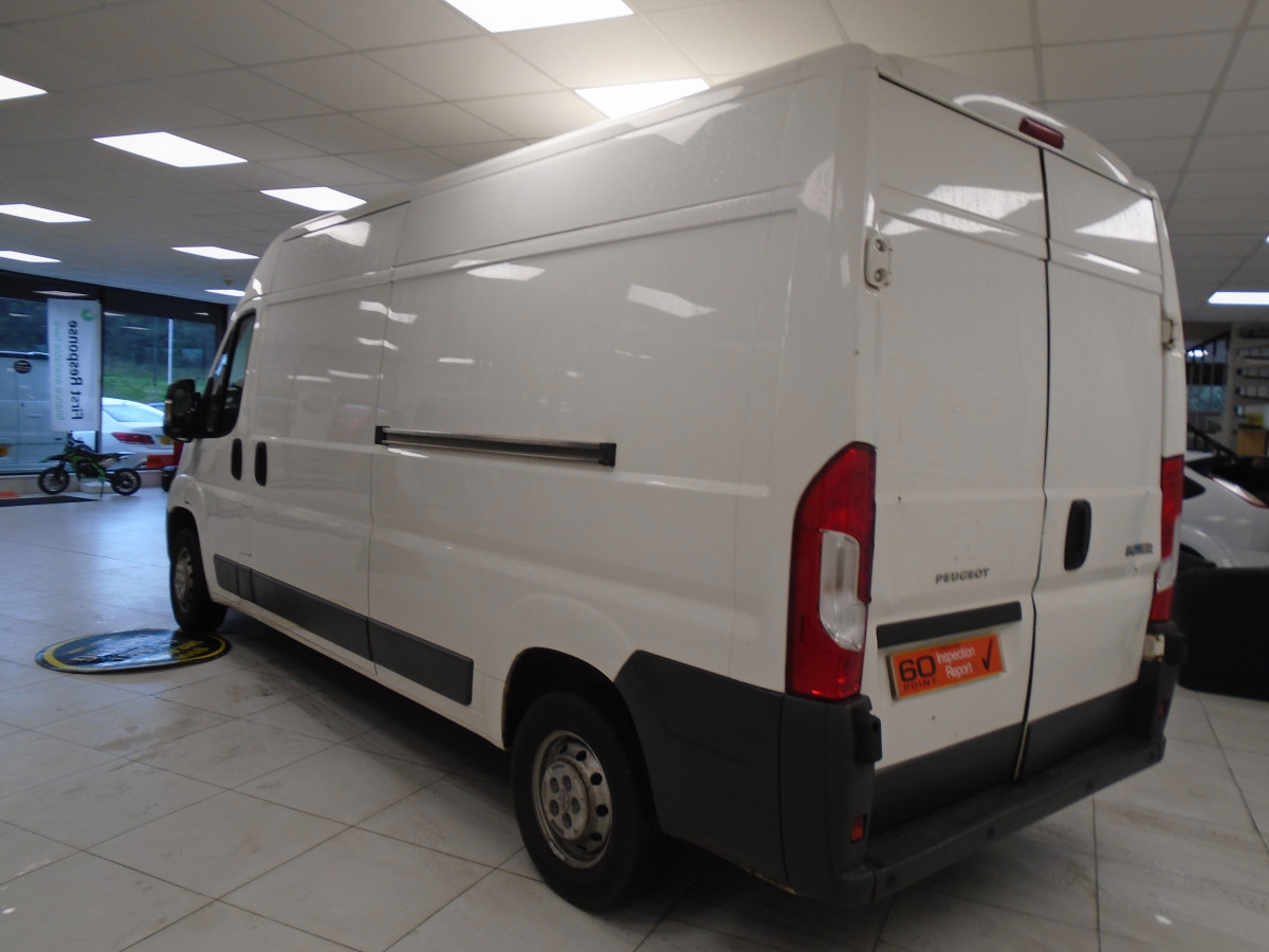 2018 (MAY) PEUGEOT BOXER 335 PRO 2.0 BlueHDi L3H2 SAT NAV — ONLY 77,000 MILES — NO VAT