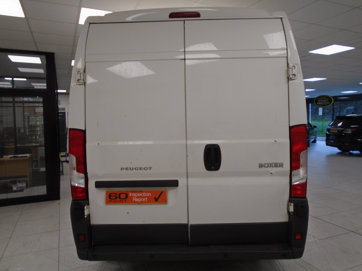 2018 (MAY) PEUGEOT BOXER 335 PRO 2.0 BlueHDi L3H2 SAT NAV — ONLY 77,000 MILES — NO VAT