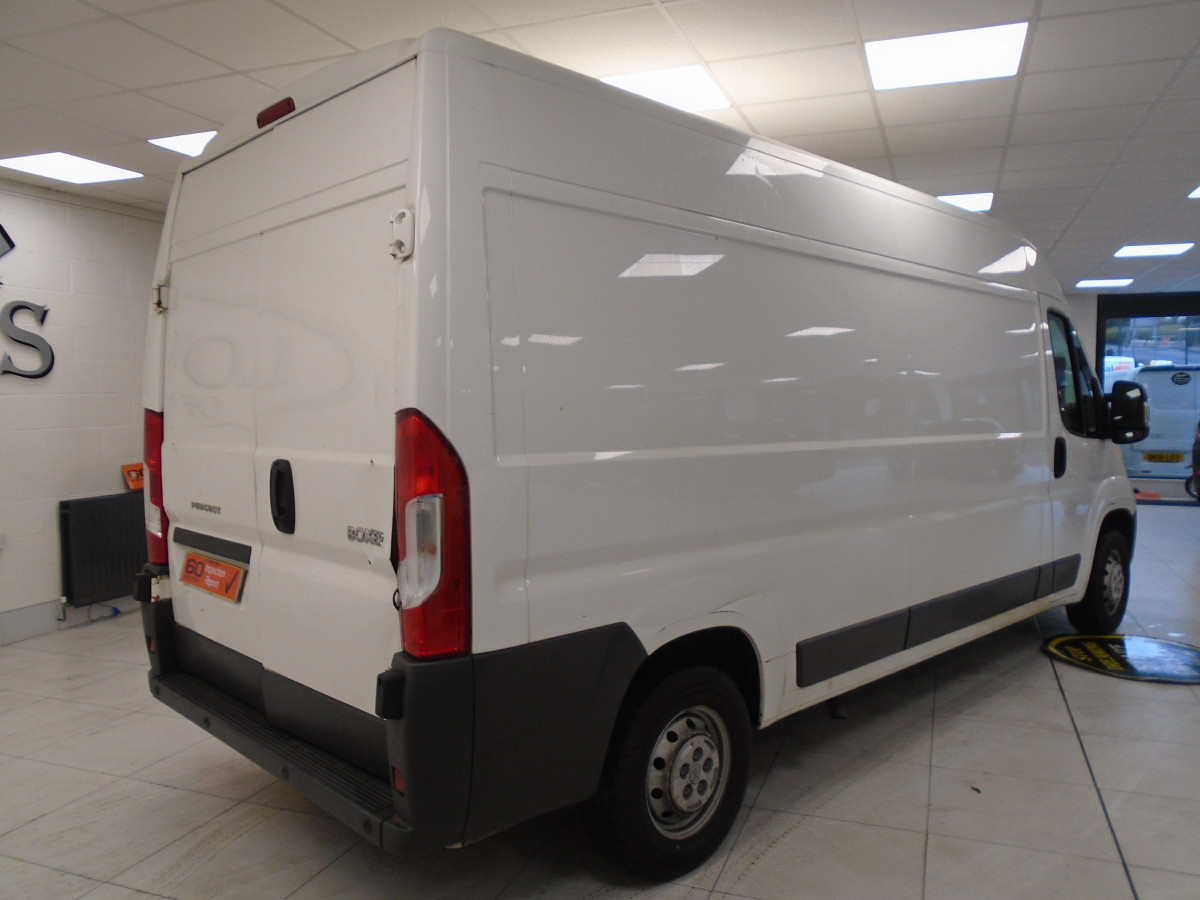2018 (MAY) PEUGEOT BOXER 335 PRO 2.0 BlueHDi L3H2 SAT NAV — ONLY 77,000 MILES — NO VAT