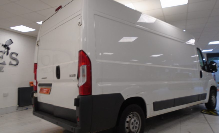 2018 (MAY) PEUGEOT BOXER 335 PRO 2.0 BlueHDi L3H2 SAT NAV — ONLY 77,000 MILES — NO VAT