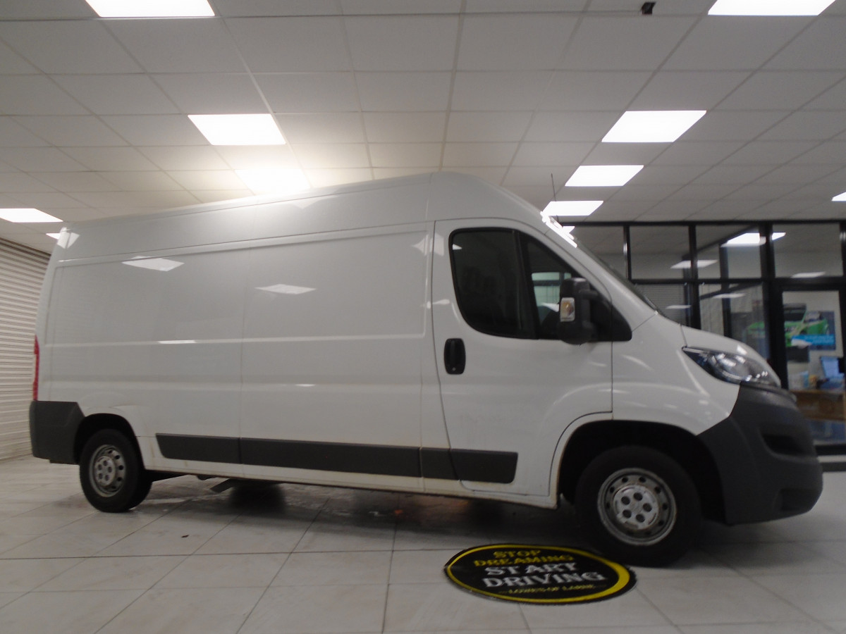 2018 (MAY) PEUGEOT BOXER 335 PRO 2.0 BlueHDi L3H2 SAT NAV — ONLY 77,000 MILES — NO VAT