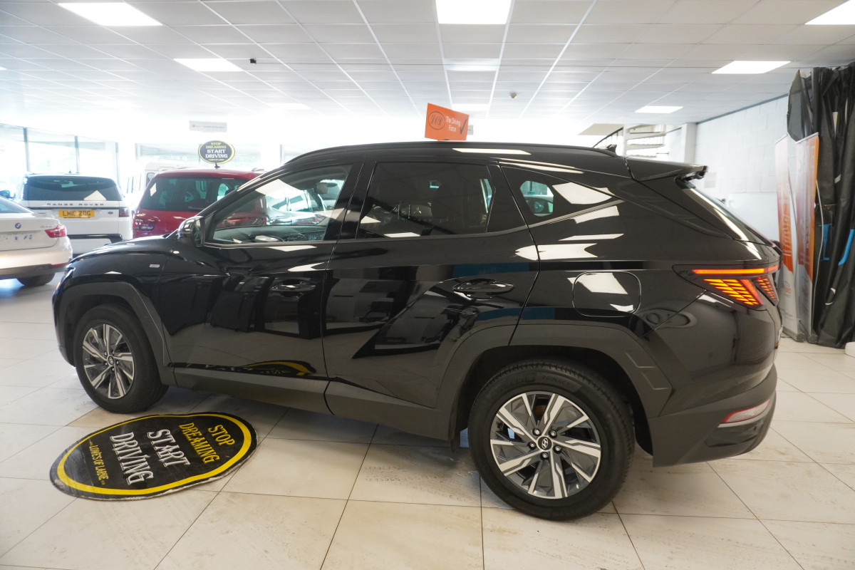 2022 HYUNDAI TUCSON1.6 T-GDi SE CONNECT with ONLY 21K