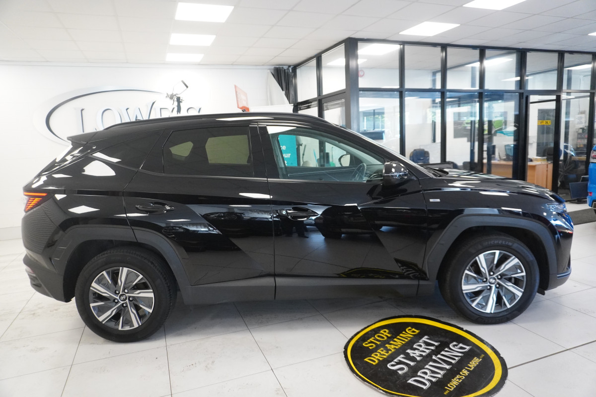 2022 HYUNDAI TUCSON1.6 T-GDi SE CONNECT with ONLY 21K