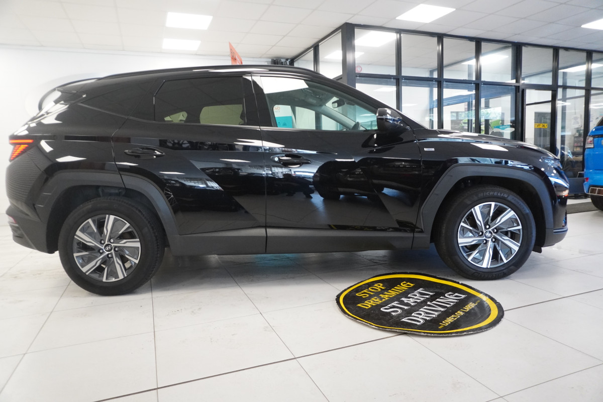 2022 HYUNDAI TUCSON1.6 T-GDi SE CONNECT with ONLY 21K