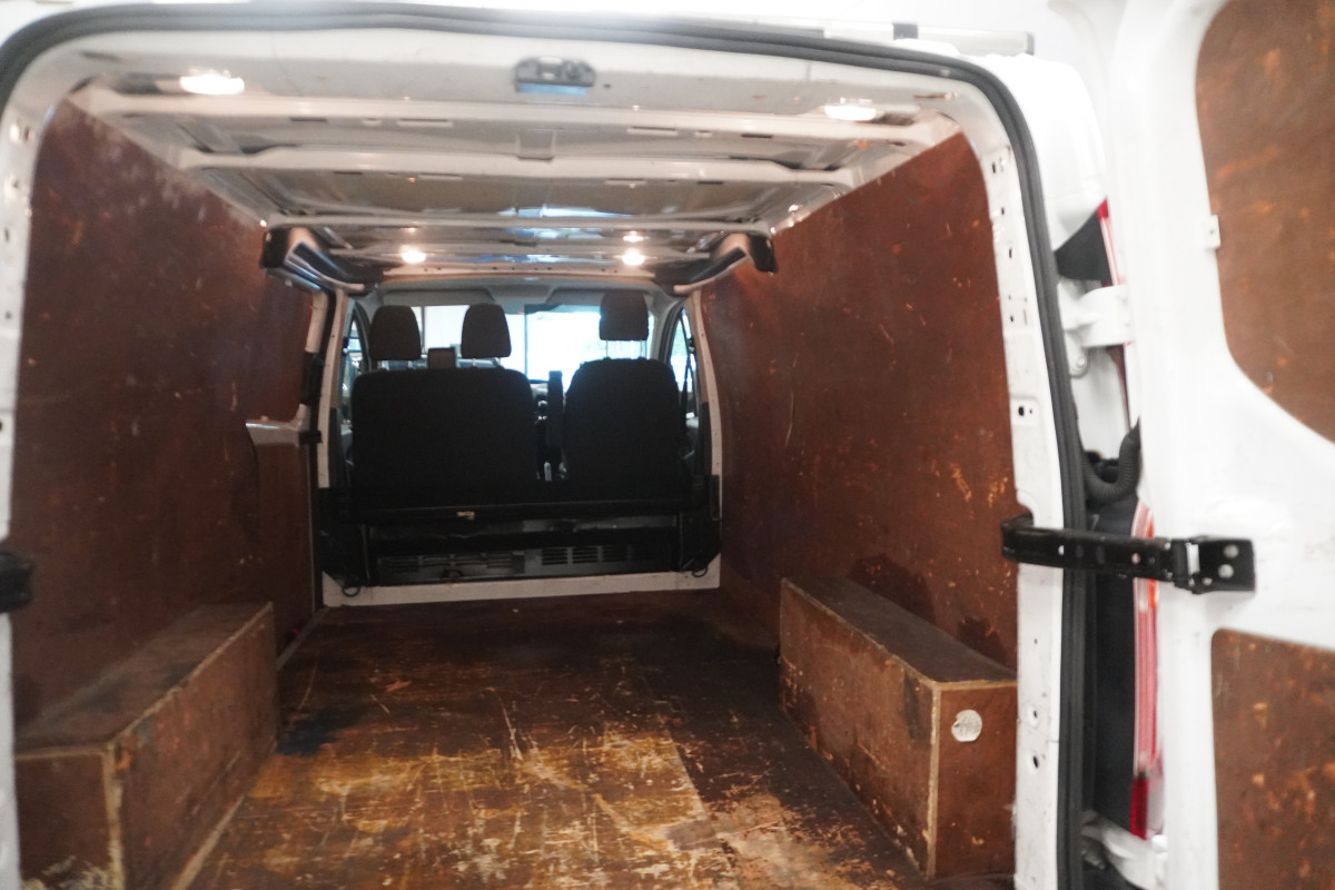 2017 (SEPT) FORD TRANSIT CUSTOM 2.0 TDCi EcoBlue 130PS — NO VAT