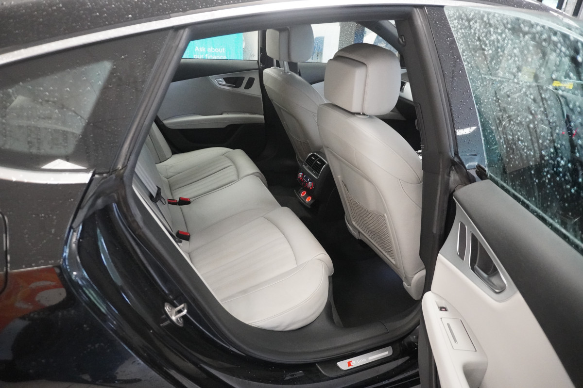 2014 (OCT) AUDI A7 3.0 TDi S LINE QUATTRO 272BHP AUTO — STUNNING A7