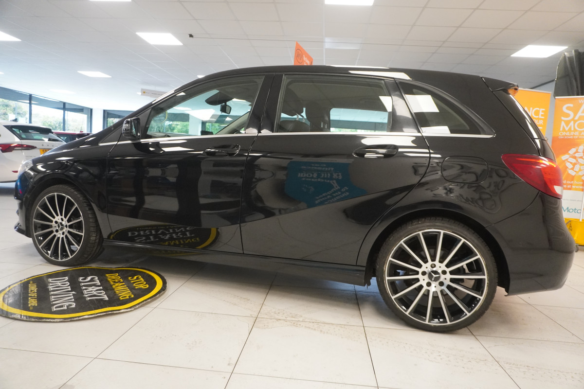 2017 MERCEDES B200D SPORT EXECUTIVE AUTOMATIC — BALCK LEATHER, SAT NAV