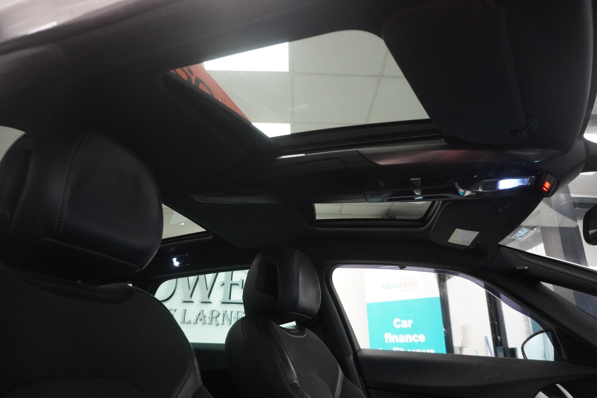 2015 CITROEN DS5 2.0 HDi DSTYLE in WHITE with BLACK LEATHER, PANORAMIC ROOF, SAT NAV