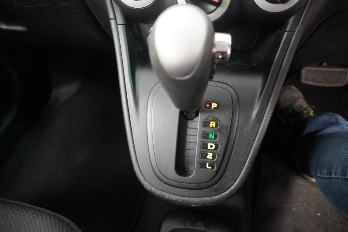 2010 (MAY) HYUNDAI i10 1.2 CONFORT 5 DOOR AUTOMATIC with ONLY 62K — GREAT FIRST CAR LOW INSURANCE