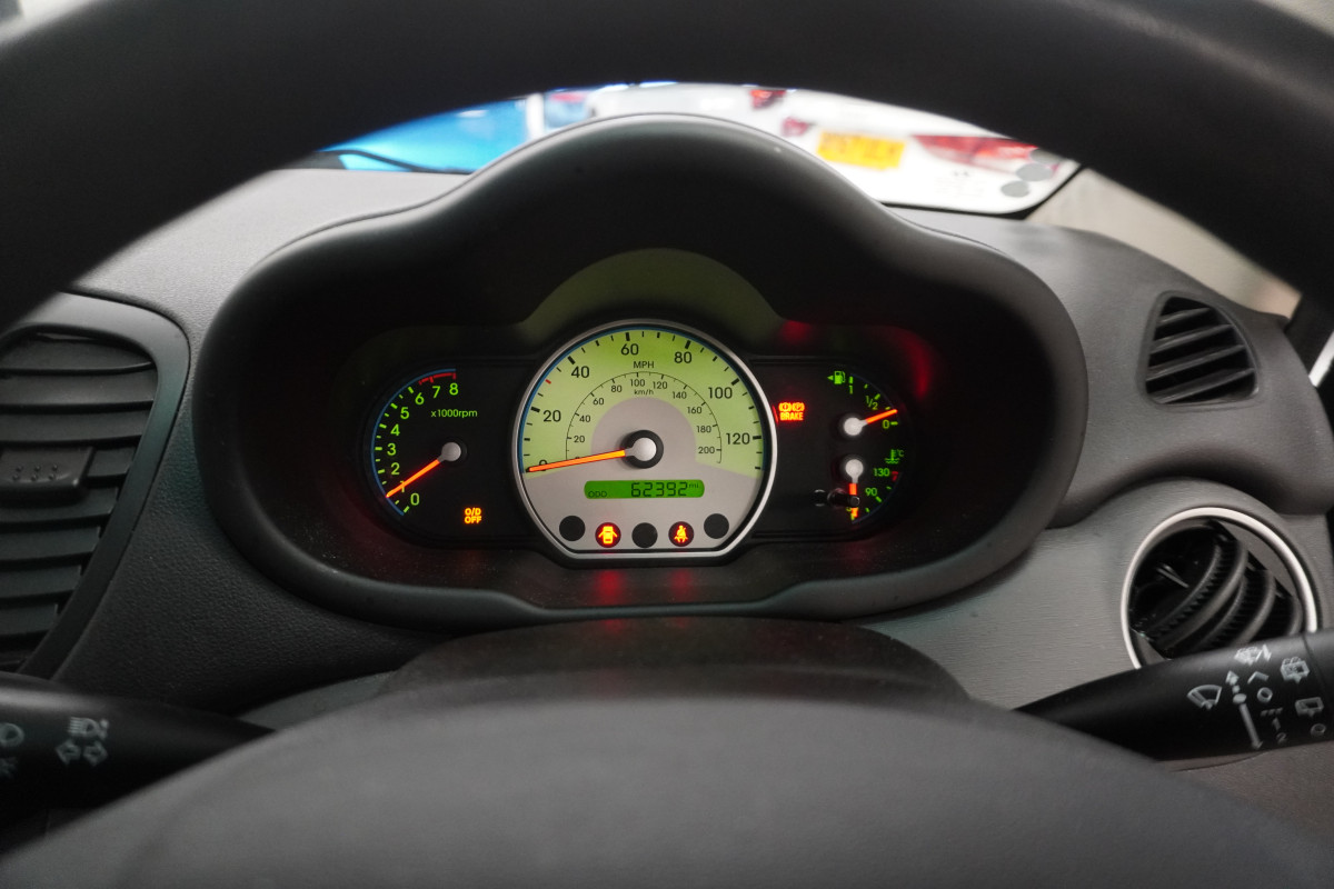 2010 (MAY) HYUNDAI i10 1.2 CONFORT 5 DOOR AUTOMATIC with ONLY 62K — GREAT FIRST CAR LOW INSURANCE